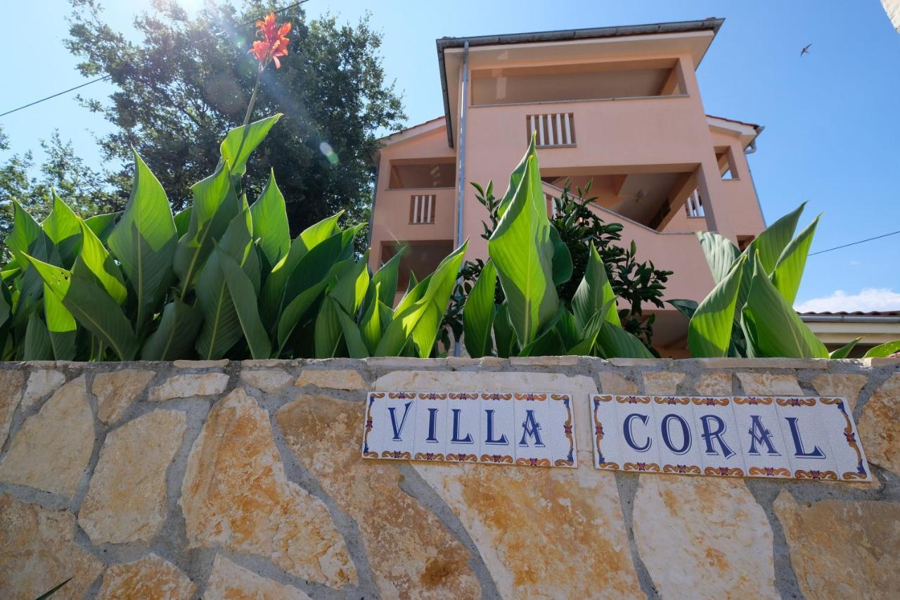 Apartments Coral, Klimno, Island Krk Eksteriør billede