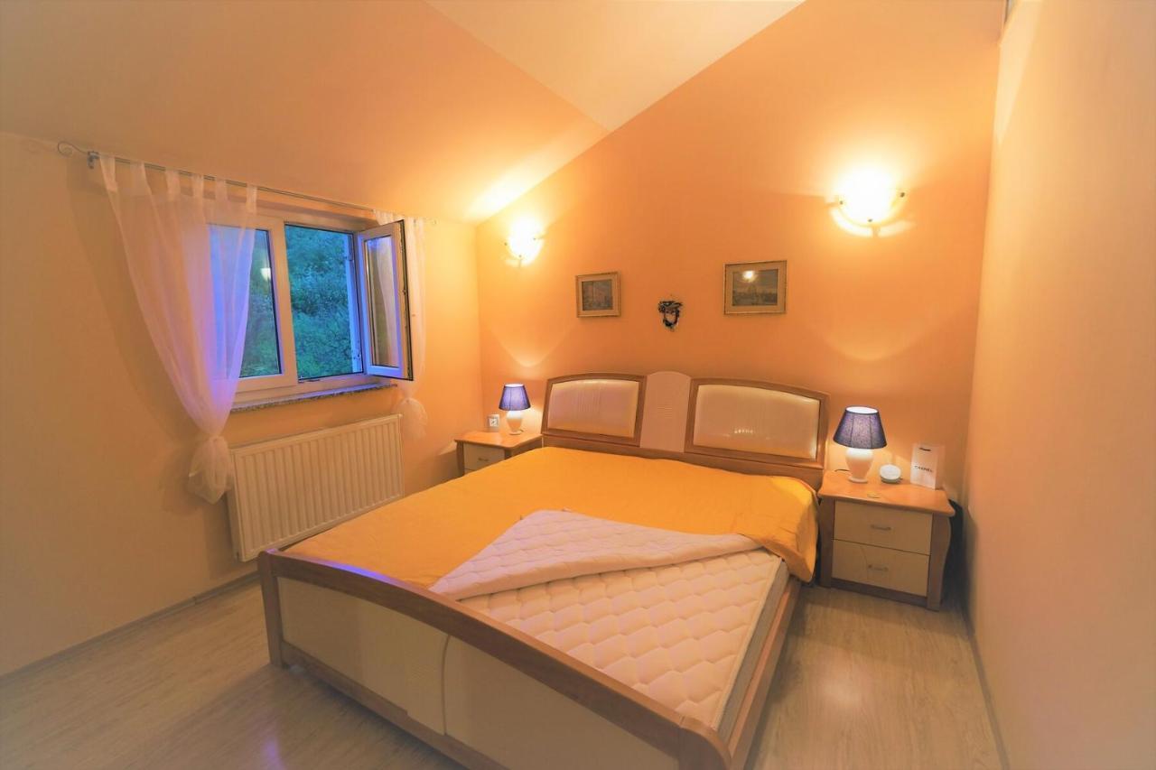 Apartments Coral, Klimno, Island Krk Eksteriør billede