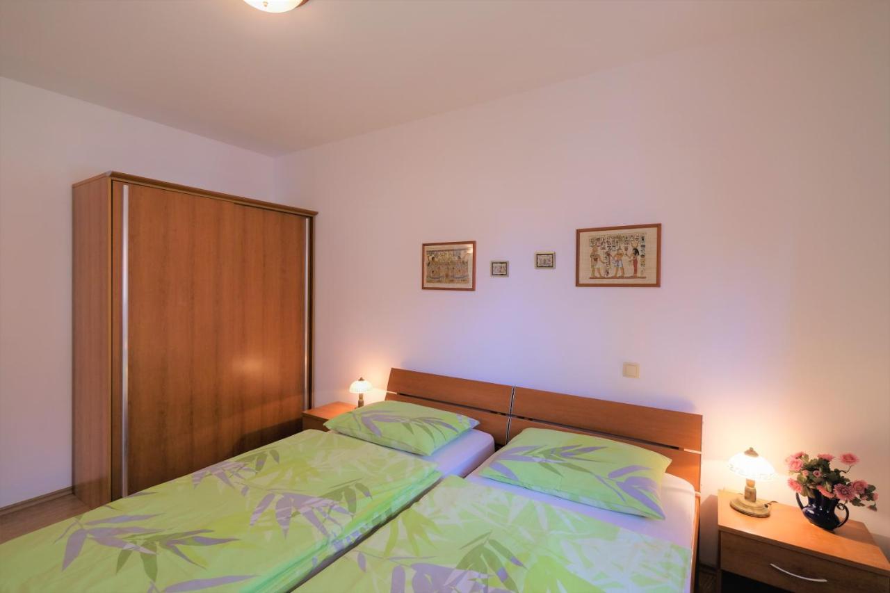 Apartments Coral, Klimno, Island Krk Eksteriør billede
