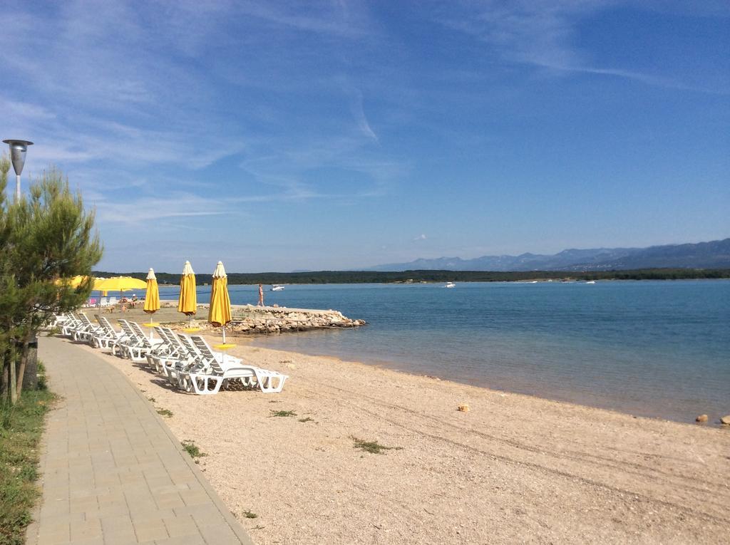 Apartments Coral, Klimno, Island Krk Eksteriør billede