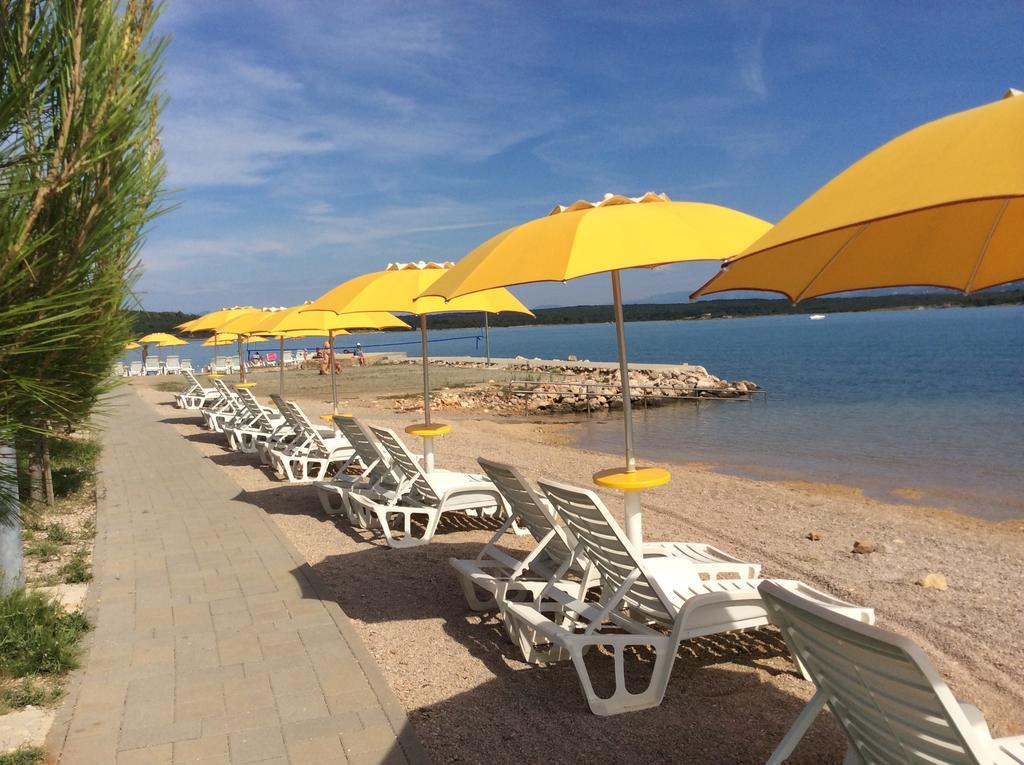 Apartments Coral, Klimno, Island Krk Eksteriør billede